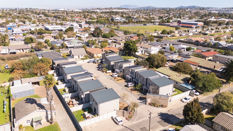 To Let 3 Bedroom Property for Rent in Windsor Park Estate Western Cape
